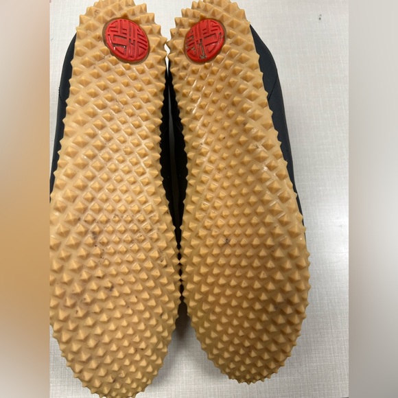 Plae “Sun” in black. 4.5W or 6M only tried on & worn for 1 day. - Picture 4 of 8